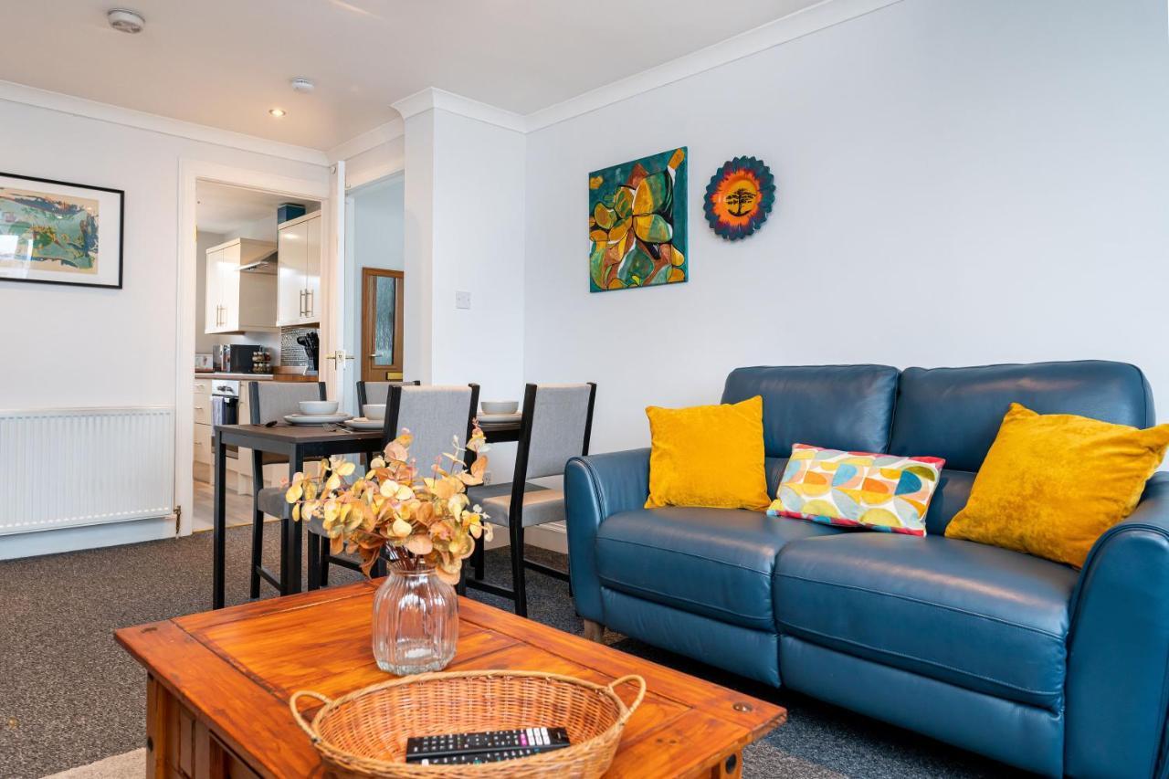 Lovely 3-Bedroom Flat With Free Parking Bridge of Allan Eksteriør billede