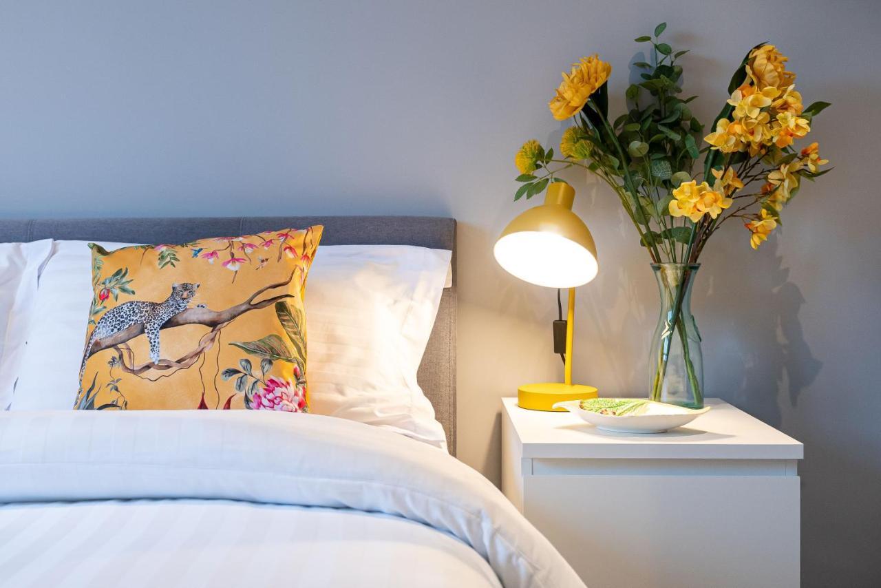 Lovely 3-Bedroom Flat With Free Parking Bridge of Allan Eksteriør billede