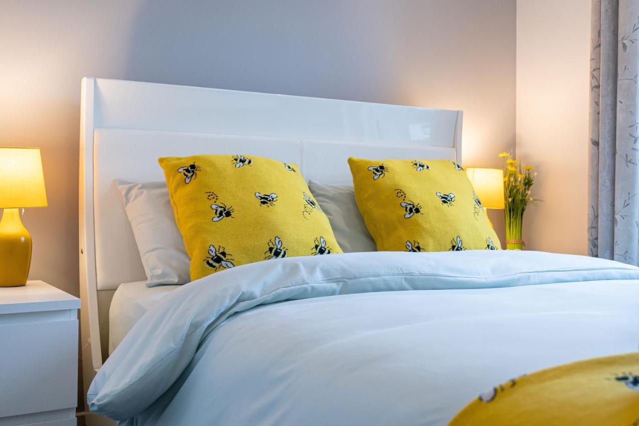 Lovely 3-Bedroom Flat With Free Parking Bridge of Allan Eksteriør billede