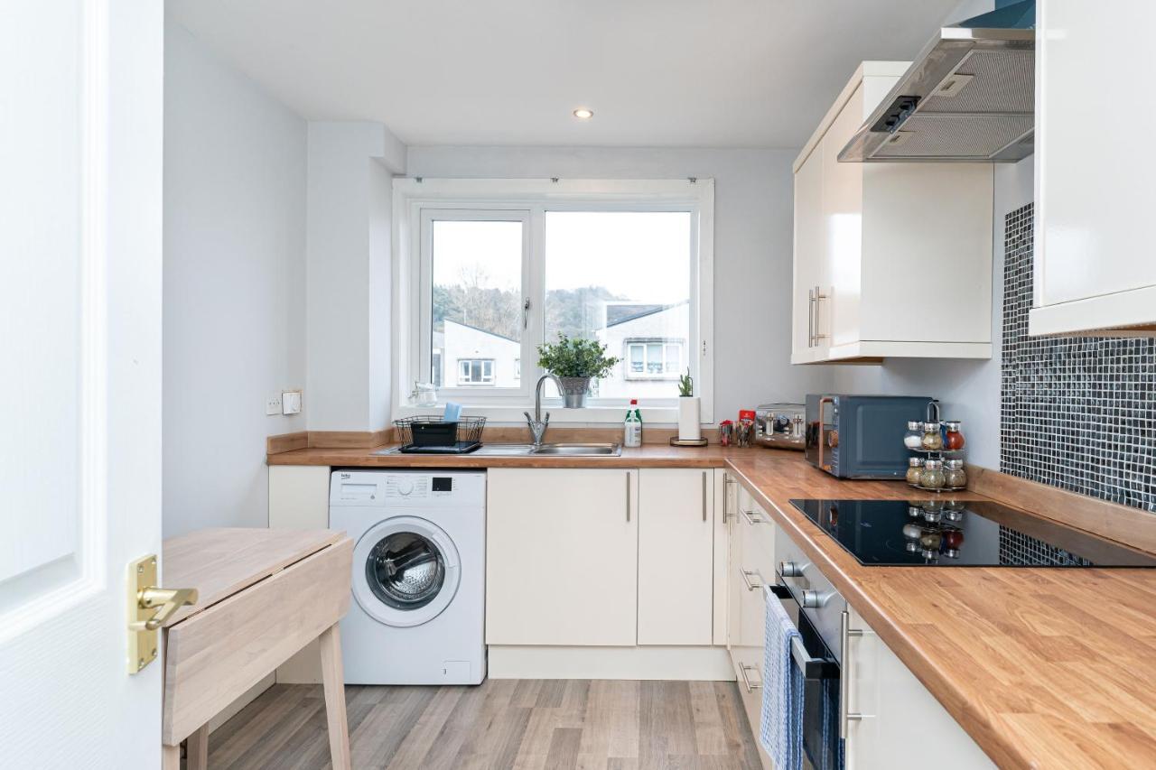 Lovely 3-Bedroom Flat With Free Parking Bridge of Allan Eksteriør billede