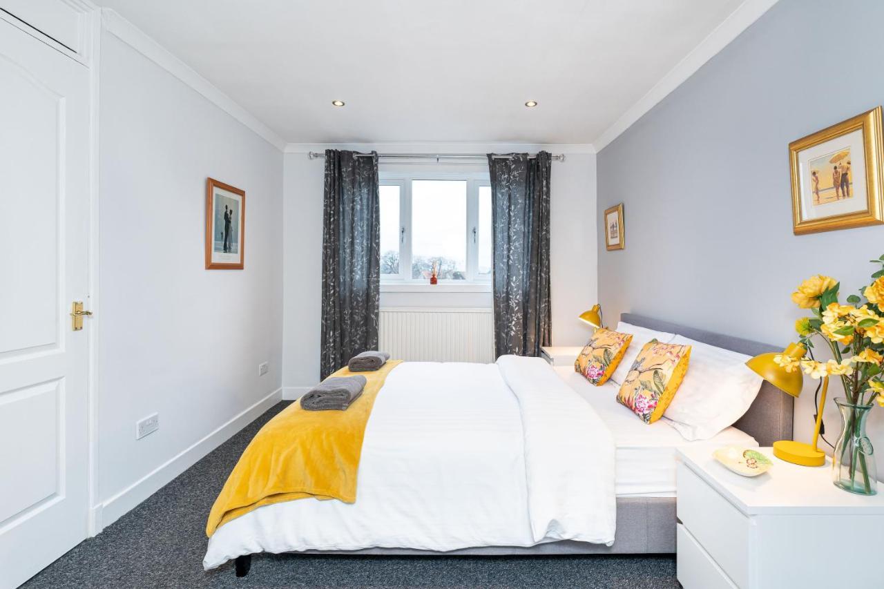 Lovely 3-Bedroom Flat With Free Parking Bridge of Allan Eksteriør billede