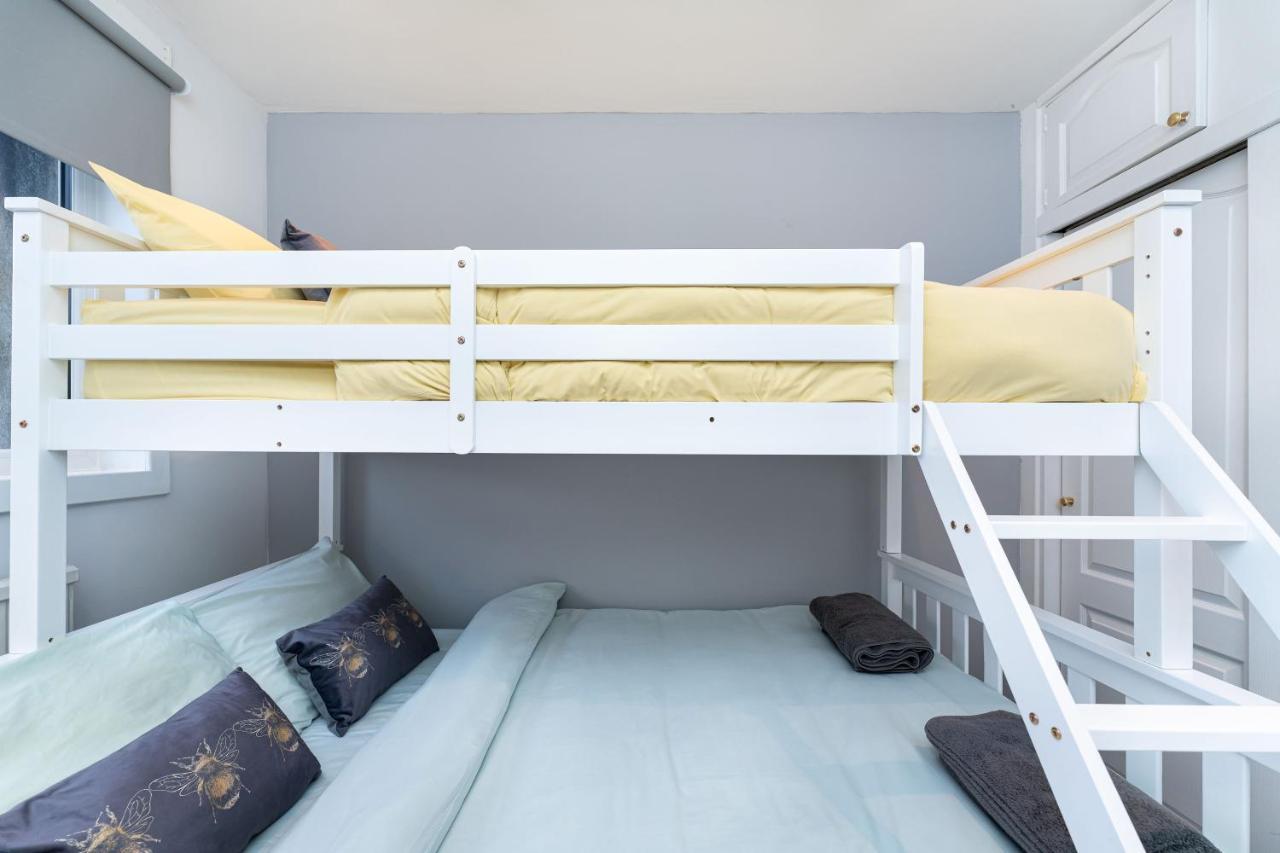 Lovely 3-Bedroom Flat With Free Parking Bridge of Allan Eksteriør billede