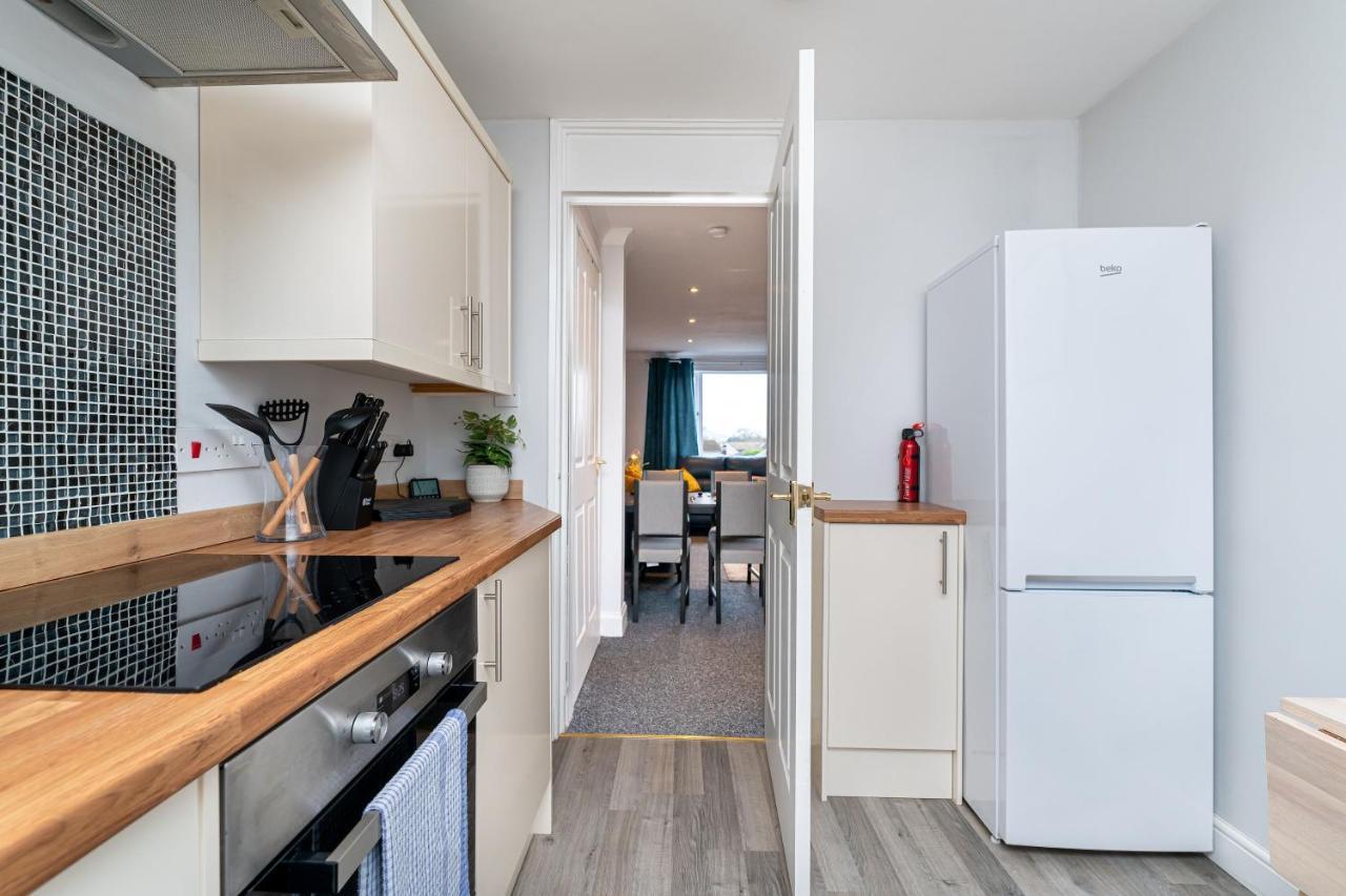 Lovely 3-Bedroom Flat With Free Parking Bridge of Allan Eksteriør billede