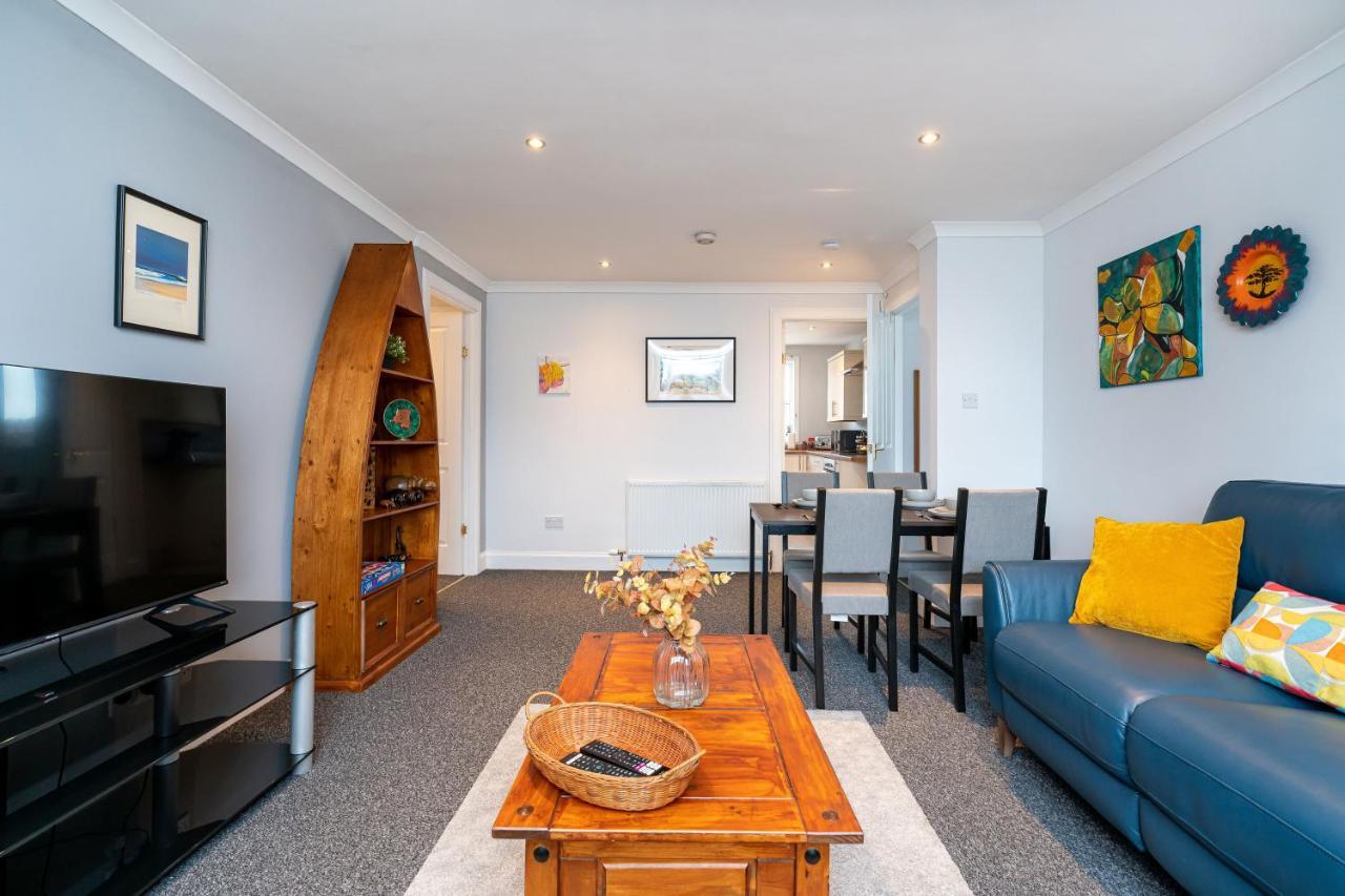 Lovely 3-Bedroom Flat With Free Parking Bridge of Allan Eksteriør billede