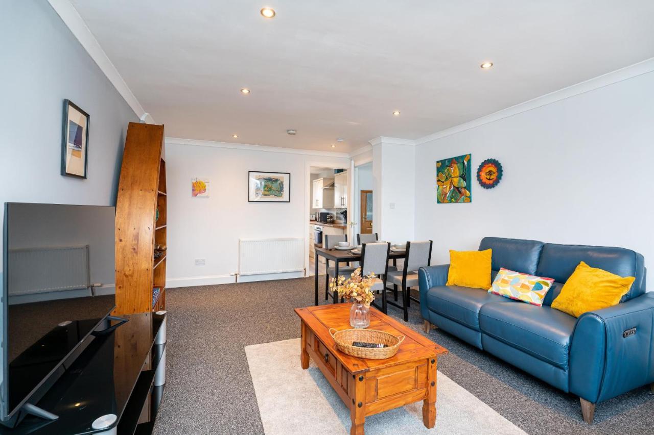 Lovely 3-Bedroom Flat With Free Parking Bridge of Allan Eksteriør billede